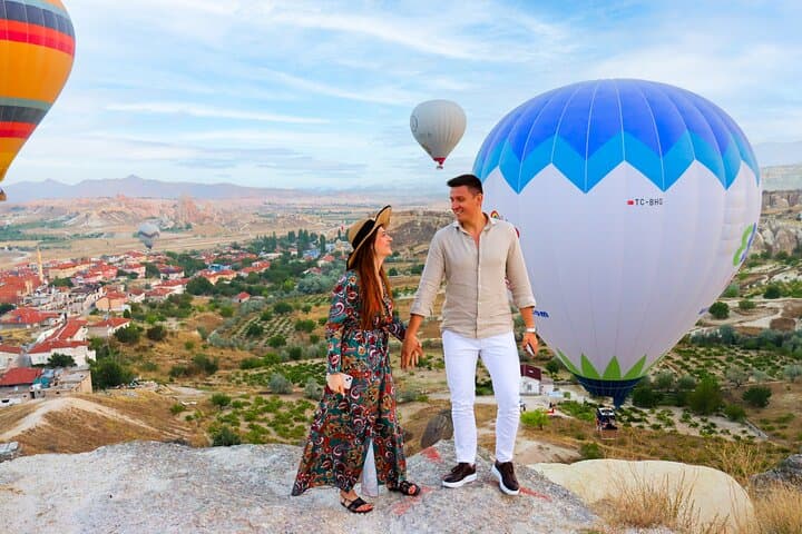 Cappadocia Sunrise Hot Air Balloon Watching Tour with Pickup and Breakfast