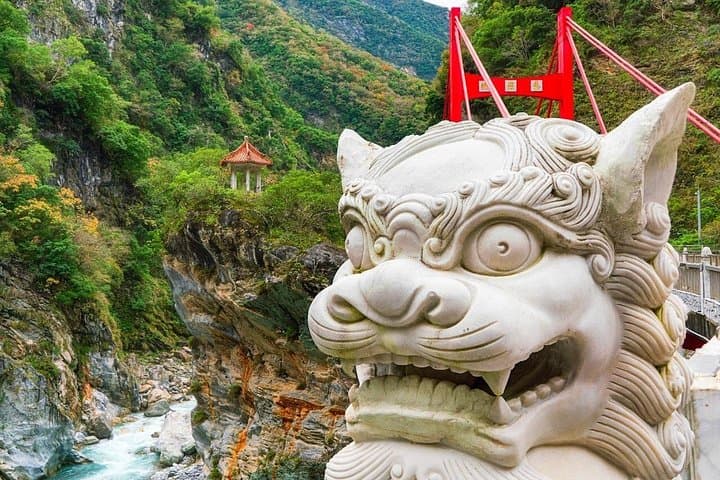 Full-Day Taroko Gorge Tour from Taipei — Marble Cliffs, River Terraces & Scenic Trails photo 5