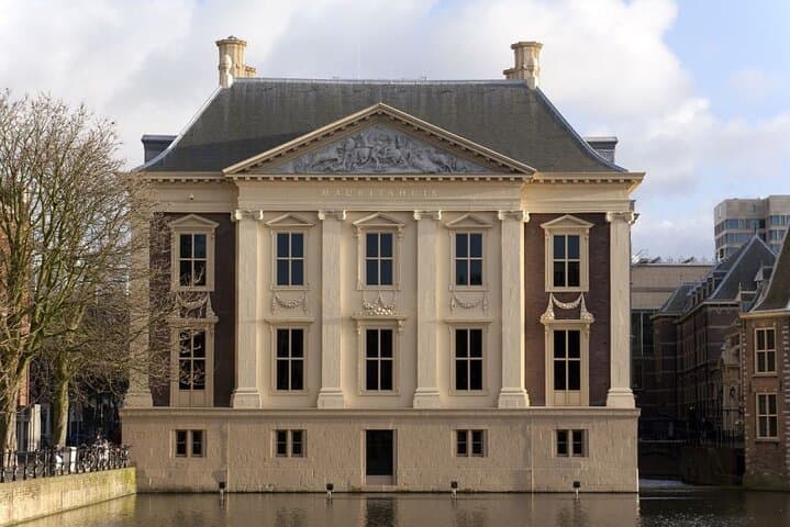 Discover Den Haag: Self-Guided GPS Walking Tour of The Hague Highlights photo 3