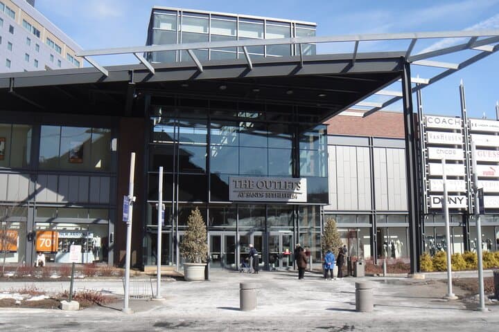 Private Day Trip to The Outlets at Wind Creek from Philadelphia