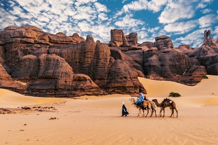 Sahara Immersion: 9-Day Private Tour in Djanet to Tassili n'Ajjer