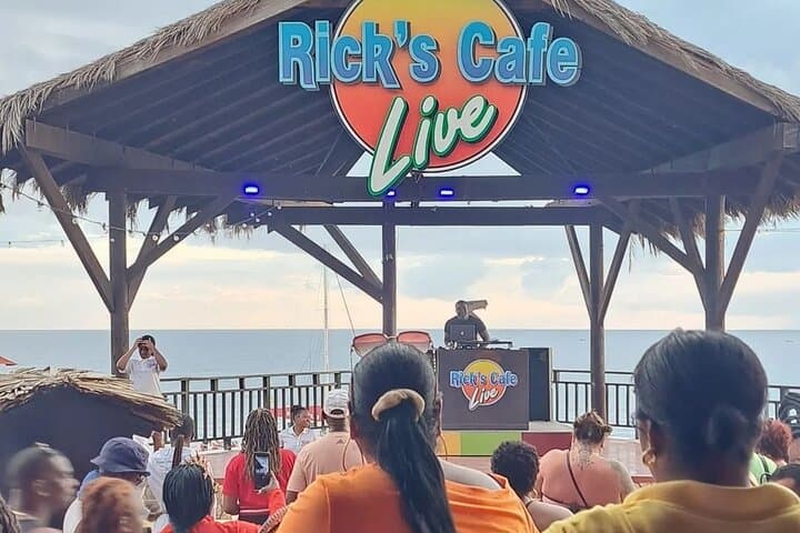 Seven Mile Beach and Rick's Cafe: Day Tour from Montego Bay