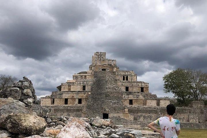 Edzná Day Trip with a Local Guide: Colectivo Ride, Mayan Ruins & History