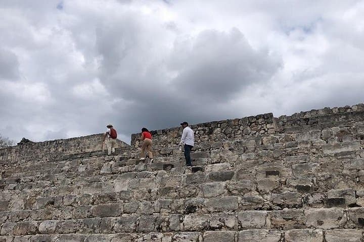 Edzná Day Trip with a Local Guide: Colectivo Ride, Mayan Ruins & History photo 3
