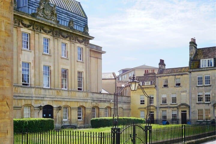 Historic Bath Walking Tour with App: Royal Crescent to Roman Baths photo 2