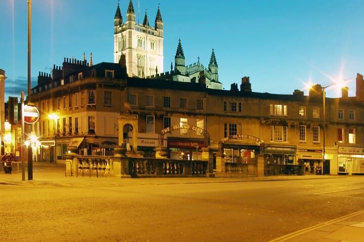 Historic Bath Walking Tour with App: Royal Crescent to Roman Baths photo 3