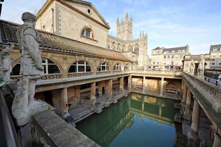 Historic Bath Walking Tour with App: Royal Crescent to Roman Baths photo 4