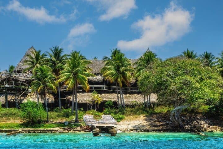 Five Islands Private Tour from Cartagena: Full-Day Rosario Islands Snorkel & Beaches