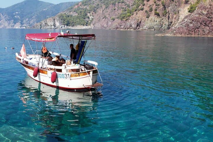 Brunch and Snorkel: Afternoon Boat Tour from Levanto to Cinque Terre