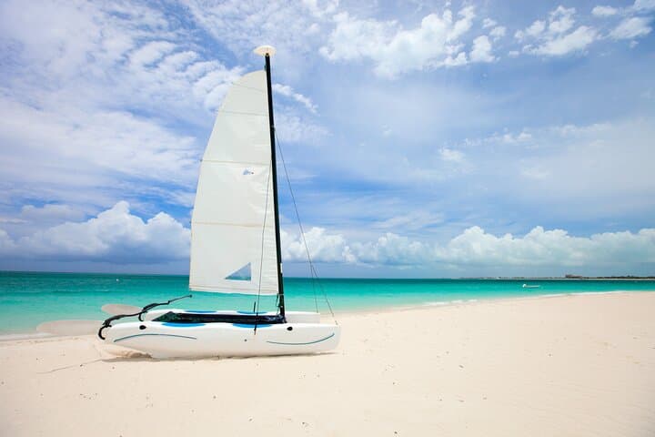 Private Catamaran Cruise: Grace Bay, Pine Cay & Half Moon Bay