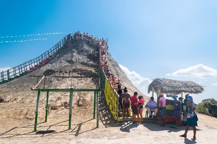 Totumo Mud Volcano Day Trip: Mud Bath, Coastal Lunch & Manzanillo Beach photo 2