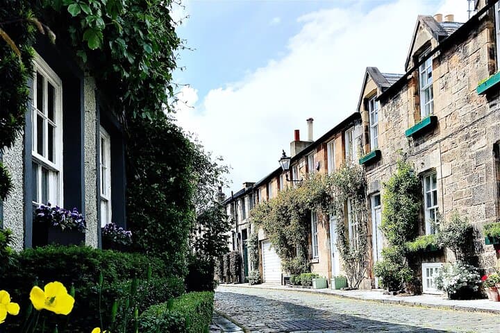 Essence of Edinburgh: Private Half-Day Sightseeing Tour photo 2