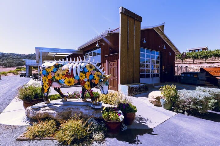 Paso Robles 3-Winery Tour — All-Inclusive Tasting & Picnic Experience photo 5