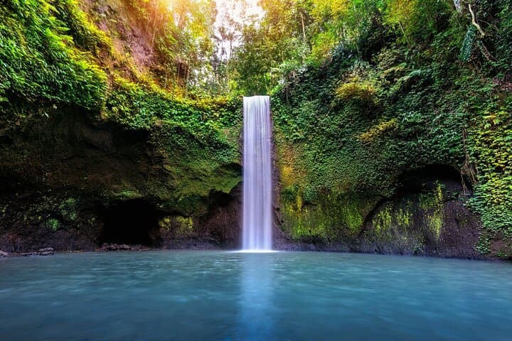 Private Bali Waterfalls Day Tour from Ubud: Tibumana, Tukad Cepung, Kanto Lampo & Tegenungan photo 4