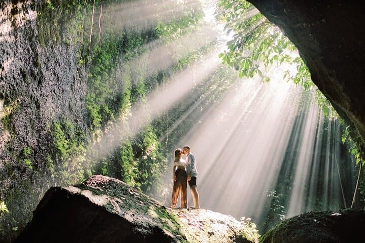 Private Bali Waterfalls Day Tour from Ubud: Tibumana, Tukad Cepung, Kanto Lampo & Tegenungan photo 2