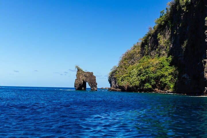 Private Coast and Cave Kayak Adventure in Buccament Bay, St Vincent photo 2