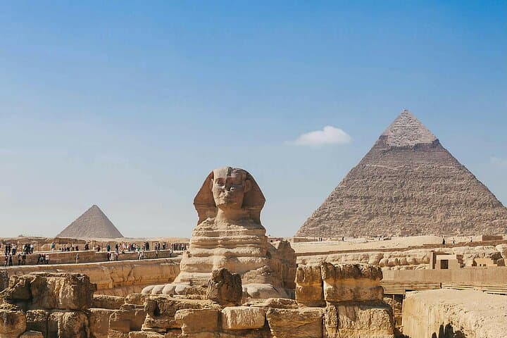 Cairo Day Tour from Sharm El Sheikh: Pyramids, Sphinx & Egyptian Museum by Big Bus