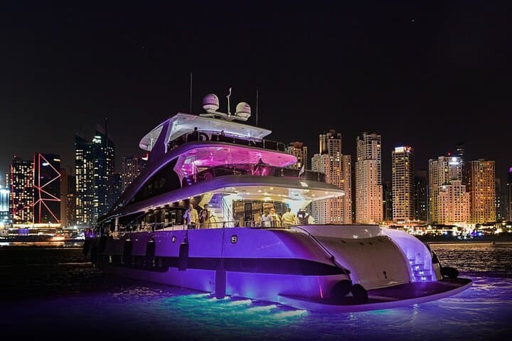 Dubai Superyacht Party: Live DJ, Open Bar & Dinner Cruise