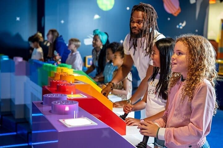 LEGO Discovery Center Boston: Family-Friendly Creative Play at Assembly Row photo 4