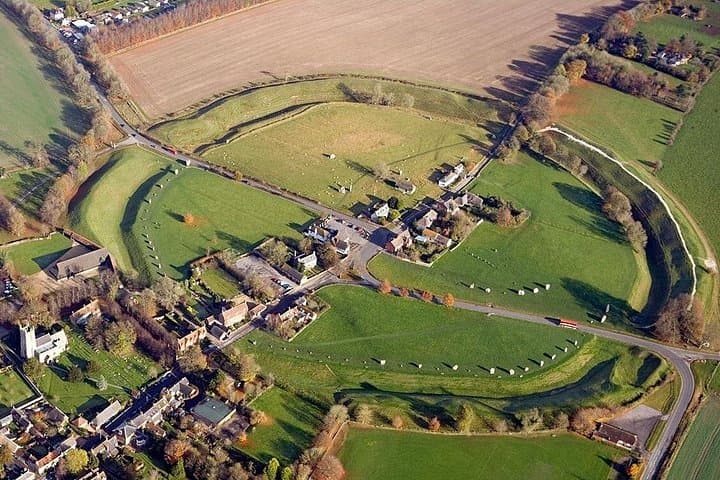 Stonehenge and Avebury Day Trip from London: Explore Neolithic Stone Circles & West Kennet photo 3