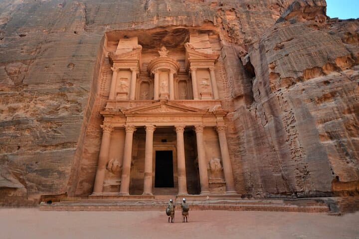 3-Day Aqaba, Petra & Wadi Rum Tour from Tel Aviv — Beaches, Jeep Safari & Glamping photo 6
