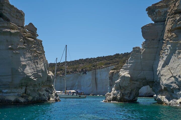 Private South Milos Boat Tour: Kleftiko, Tsigrado & Gerakas in 6 Hours photo 6