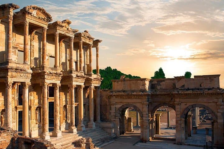 Two-Day Ephesus & Pamukkale Tour from Istanbul: Ancient Ruins and Thermal Terraces photo 2