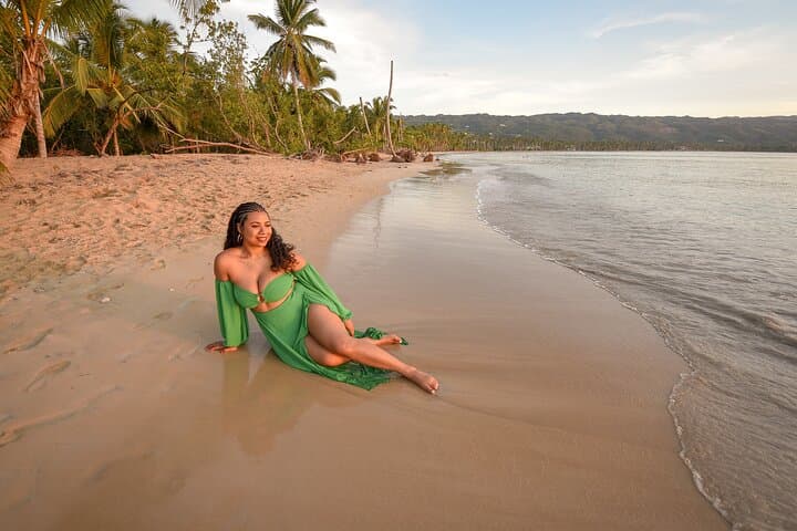Sunset Beach Portrait Session in Samaná, Dominican Republic — Private Photo Shoot photo 5