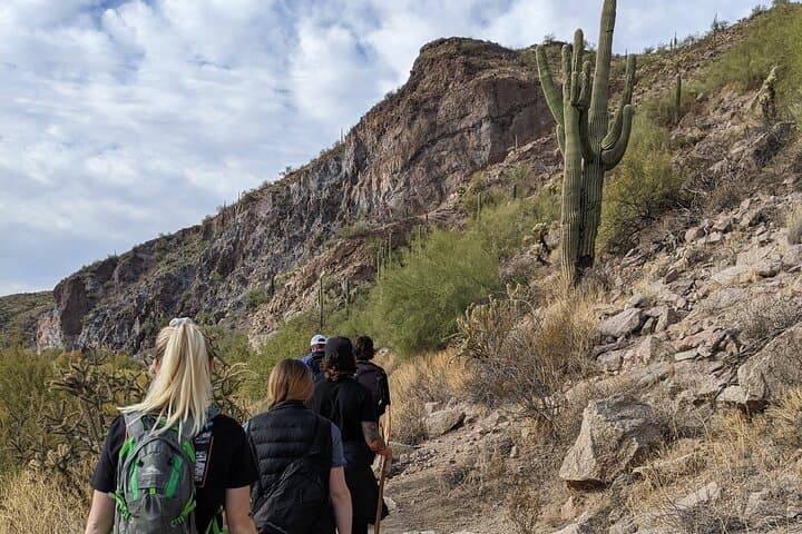 Lime Kiln Desert Hike on the Lower Salt River — Saguaro Lake Trail Guide photo 3