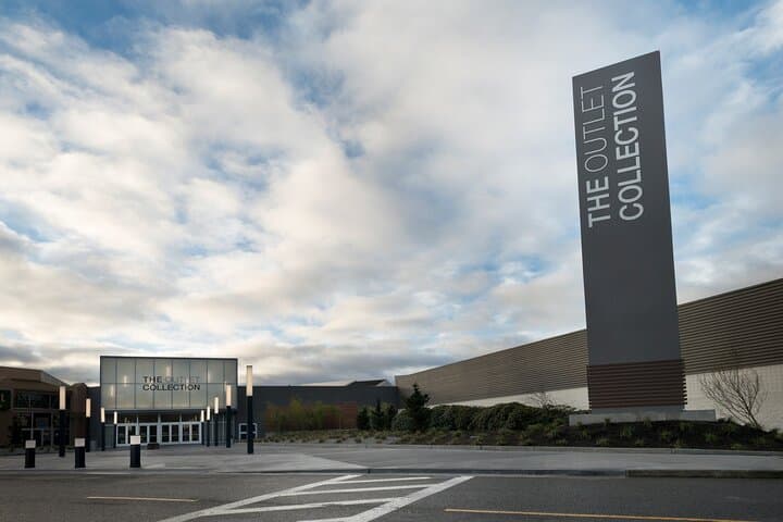 Private Shopping Tour to The Outlet Collection Seattle from Seattle Hotels photo 1