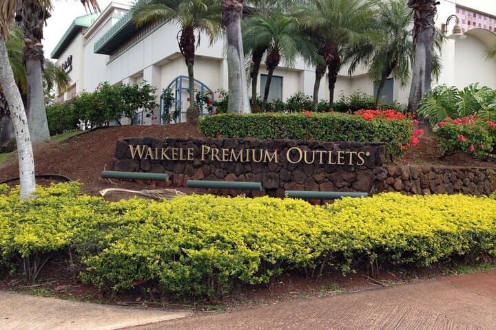 Honolulu to Waikele Premium Outlets: Private Shopping Tour with Roundtrip Transfer photo 1