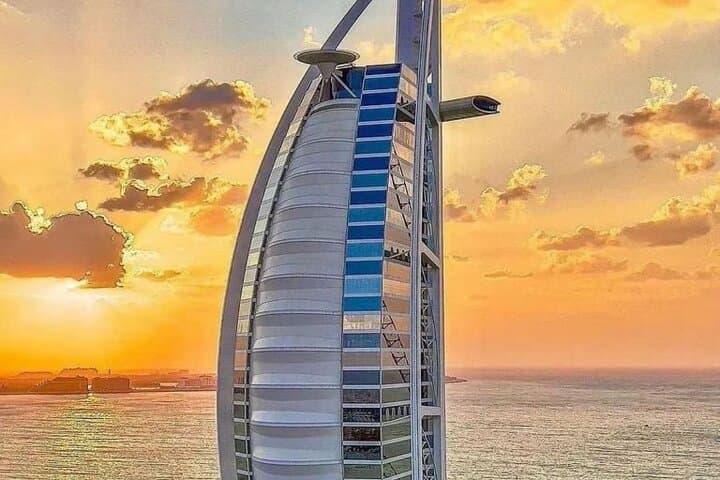 Dubai & Abu Dhabi City Highlights: Two-Day Urban Heritage Tour