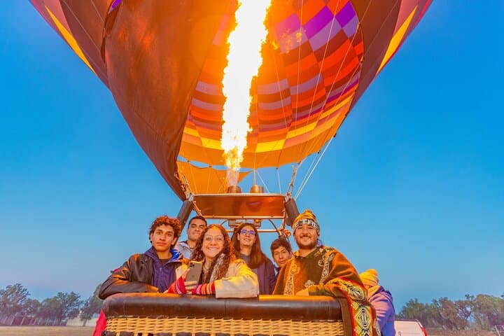 Sunrise Hot-Air Balloon Over Teotihuacán with Buffet Breakfast photo 2