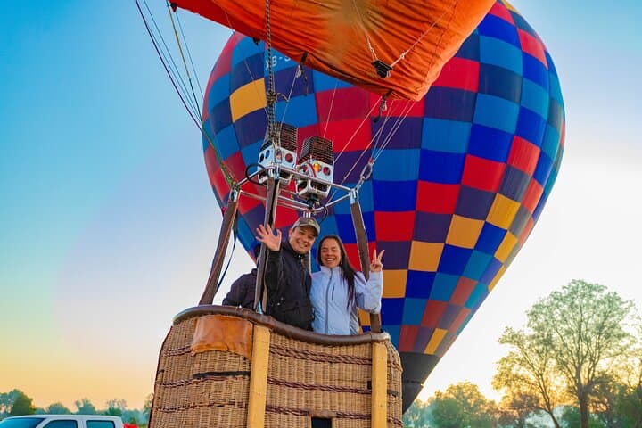 Sunrise Hot-Air Balloon Over Teotihuacán with Buffet Breakfast photo 4