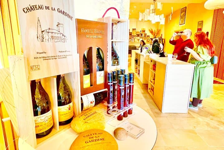 Châteauneuf-du-Pape Wine Tour: 3-Hour Tasting at Historic Domaines photo 2