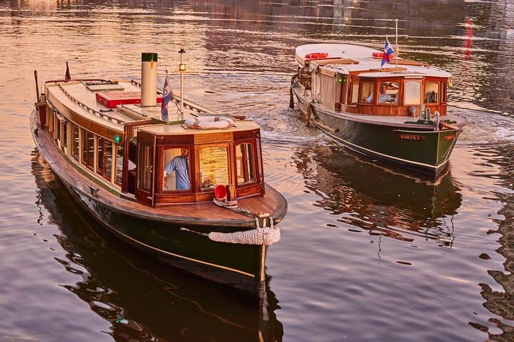 Melbourne Yarra River Historic 1-Hour Sightseeing Cruise photo 2