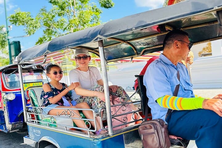 Bangkok Day Tour: Food, Temples & Tuk‑Tuk Experience
