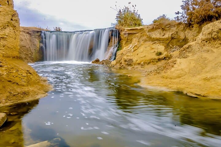 Full-Day Fayoum Oasis 4x4 Safari: Wadi Hitan, Wadi El-Rayan Waterfalls & Sandboarding photo 5