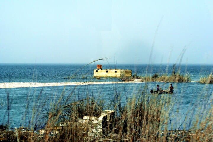 Full-Day Fayoum Oasis 4x4 Safari: Wadi Hitan, Wadi El-Rayan Waterfalls & Sandboarding photo 3