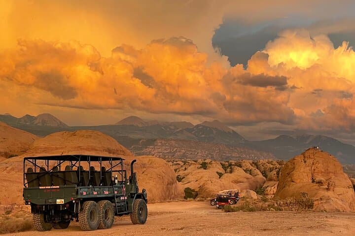 Chasing Moab Sunsets: Off-Road Backcountry Tour and Dinosaur Track Exploration