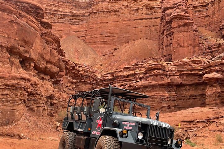 Chasing Moab Sunsets: Off-Road Backcountry Tour and Dinosaur Track Exploration photo 5
