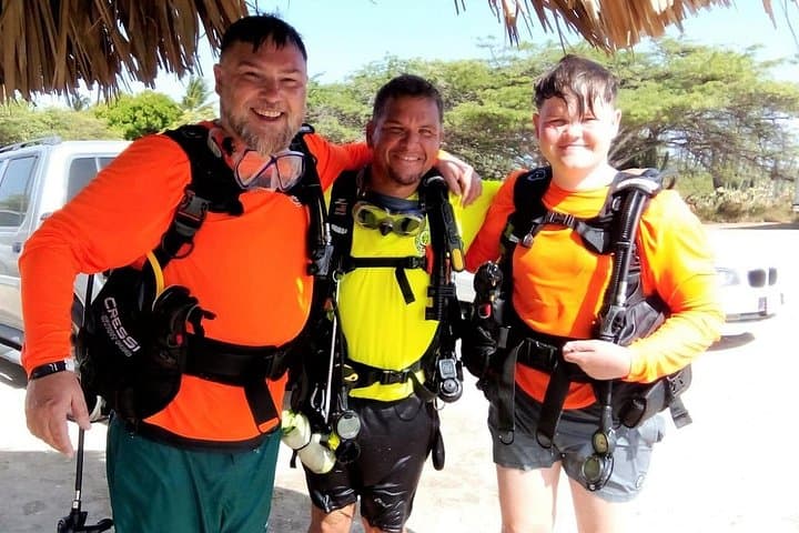 Try Scuba in Aruba: Shore Dives at Mangel Halto & Tres Trapi photo 3