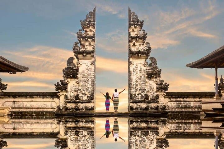 East Bali Instagram Highlights: Lempuyang Gate, Tirta Gangga & Taman Sari Waterfall Day Tour