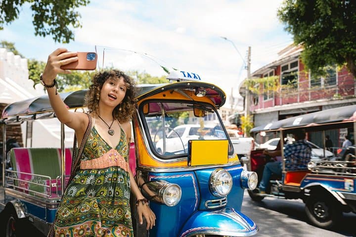 Bangkok Private Market Wonders: Maeklong Railway & Damnoen Saduak Floating Market Tour photo 2
