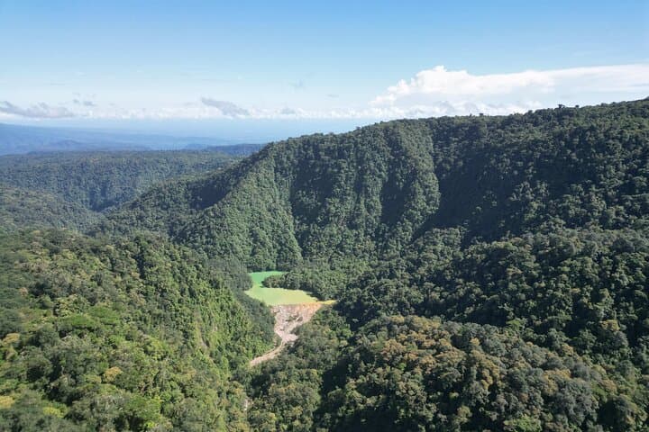 Laguna de Colores Hike: Private Guided Cloud-Forest Walk from San José