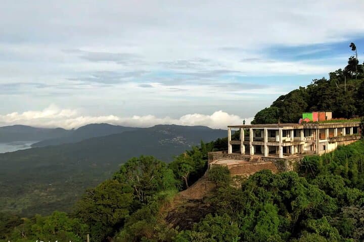 Private 4x4 Sunset Tour to San Salvador's Former Cable Car Viewpoint