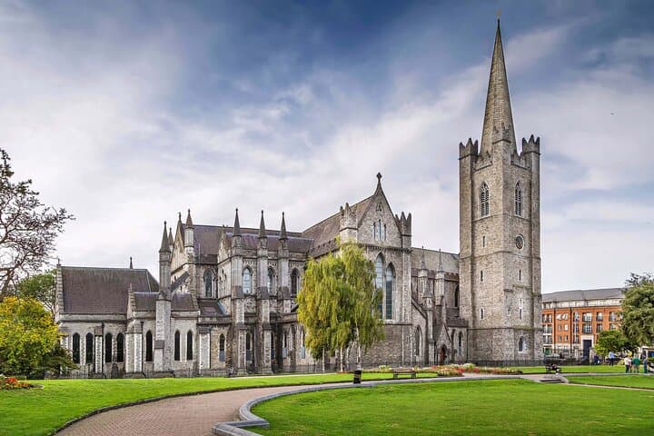 Self-Guided Dublin Walking Tour: Audioguide on Your Smartphone
