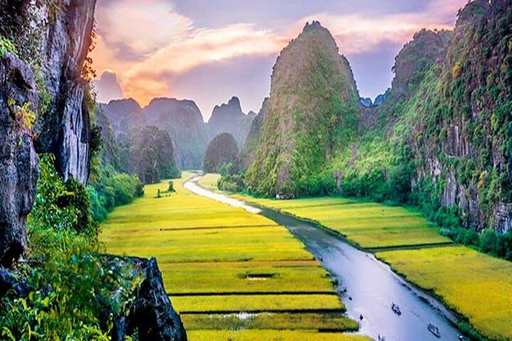 Tam Coc & Hoa Lu Day Trip from Hanoi: Boat, Bike, and Buffet in Ninh Binh photo 1