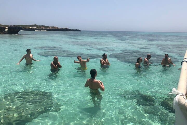 Snorkeling Dimaniyat Islands: Day Trip from Muscat for Turtles, Reefs & Dolphins photo 5