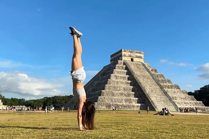 Chichén Itzá Day Tour: Swim Ik Kil Cenote & Explore Izamal from Mérida
